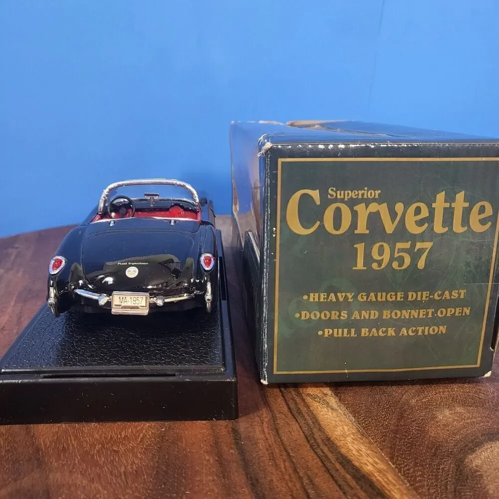 Sunnyside Superior 1957 Chevrolet Black / Red Corvette Model Car 1:24 DieCast